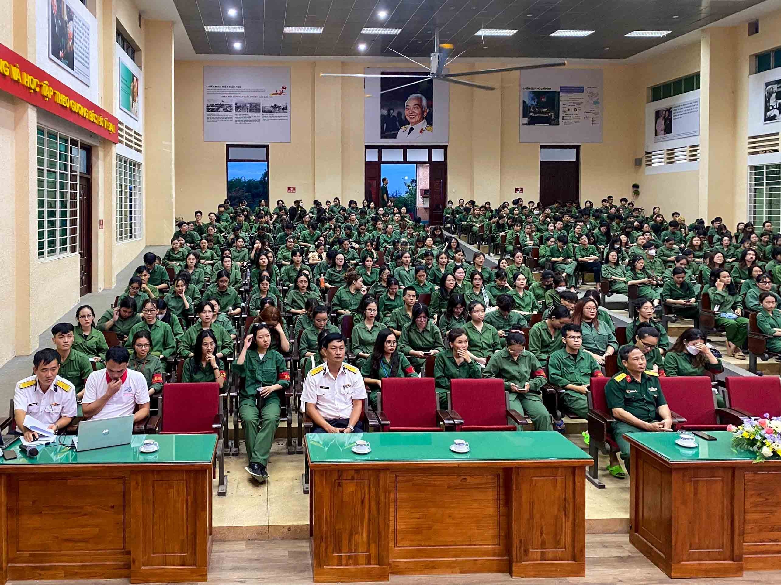 Vùng 2 Hải quân nâng cao chất lượng tuyên truyền biển, đảo cho sinh viên các trường đại học